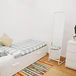 Two Bedroom Cozy Flat By River In Quiet Art Zone