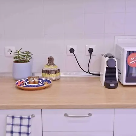 Two Bedroom Cozy Flat By River In Quiet Art Zone Apartament