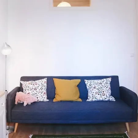 Two Bedroom Cozy Flat By River In Quiet Art Zone * Lizbona