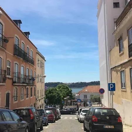 Apartament Two Bedroom Cozy Flat By River In Quiet Art Zone